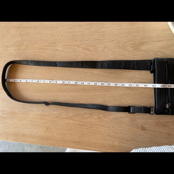 Radley London black crossbody - Picture 5 of 7